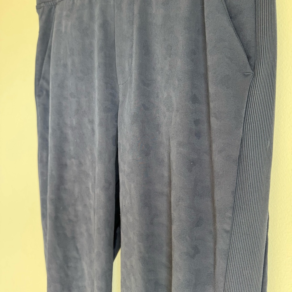 Athleta Woman’s Navy Brooklyn Textured Ankle Pants Size 6 - Picture 7 of 10